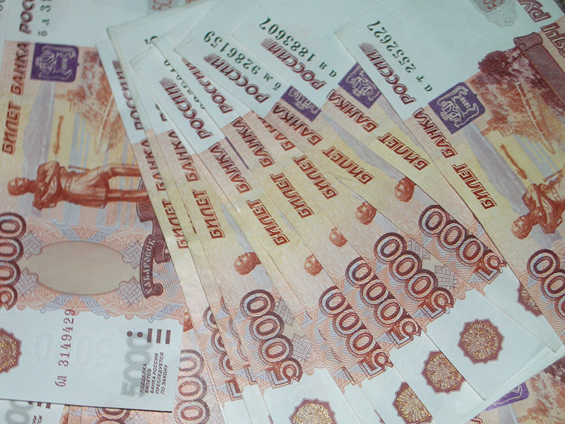 Жителя Иркутской области, пытавшегося по интернету купить самолет, обманули на 200 тысяч рублей