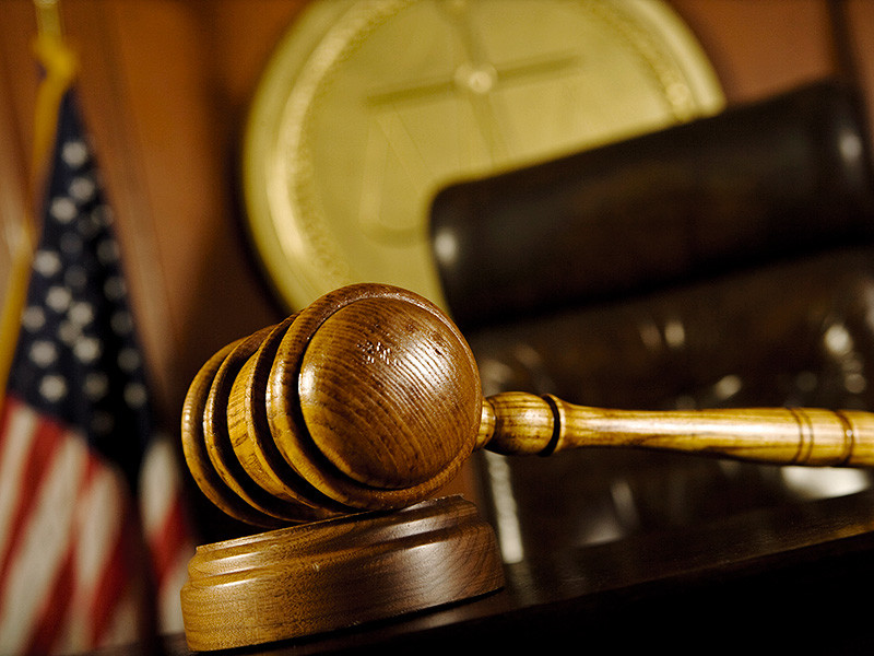 Суд штата Оклахома в США вынес 20 февраля приговор 63-летнему гомосексуалу Стэнли Вернону Мэйджорсу, который признан виновным в убийстве своего соседа. Мотивом расправы стала этническая и религиозная ненависть