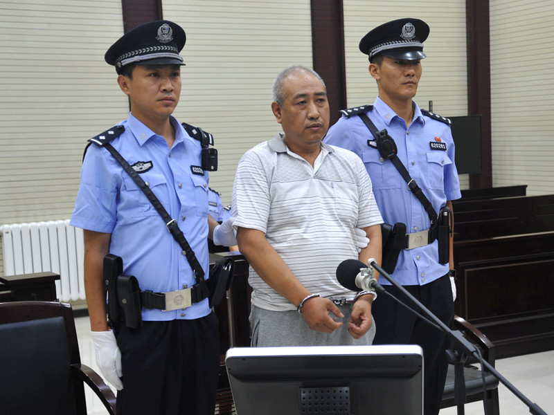 Китайский "Джек Потрошитель", который изнасиловал и убил 11 женщин и девочек, приговорен к казни