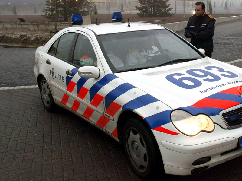 Полиция Голландии задержала 6 марта мужчину, которого подозревают в попытке устроить поножовщину на школьном дворе в городе Алфен-ан-де-Рейн (провинция Южная Голландия)