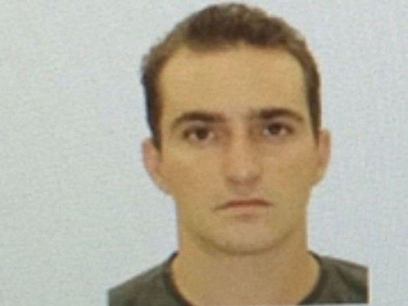 В Петербурге арестовали болельщика за сборную Бразилии Родриго Вицентини Динарди, которого на родине обвиняют в серии разбойных нападений на почтовые отделения и банковские офисы