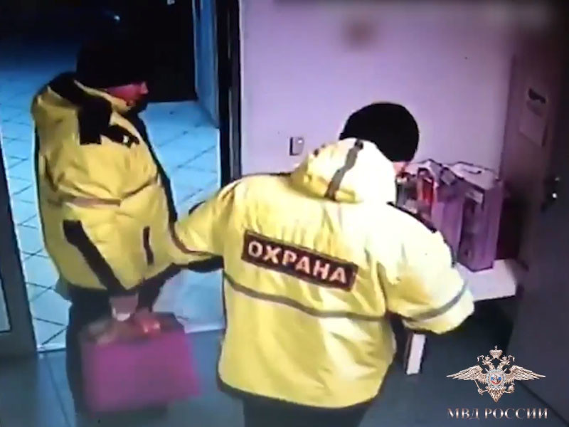В Москве сотрудников ЧОП задержали за кражу игрушек, собранных для детского хосписа