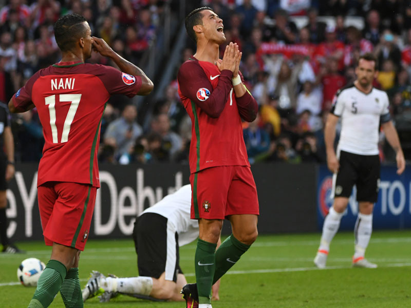 Португальцы не смогли обыграть австрийцев в рекордном матче Роналду