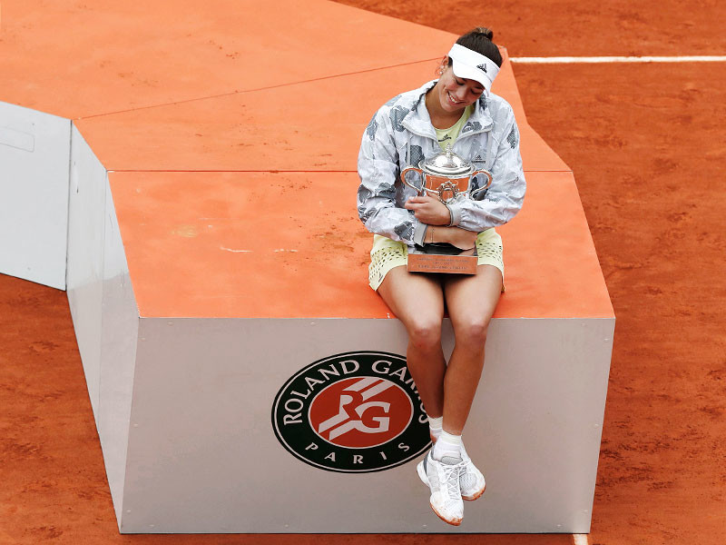 Испанка Гарбинье Мугуруса поднялась на вторую позицию в рейтинге Женской теннисной ассоциации (WTA) после своего триумфального выступления на Открытом чемпионате Франции по теннису. Лидирует в рейтинге по-прежнему американка Серена Уильямс