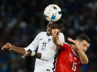Сборные Франции и Швейцарии, сыграв вничью со счетом 0:0, вышли в плей-офф