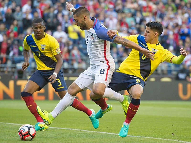Сборная США одержала победу над командой Эквадора в матче 1/4 финала Кубка Америки по футболу и вышла в полуфинал домашнего турнира