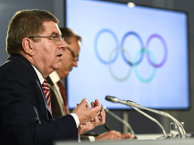 Международный олимпийский комитет (МОК) ожидаемо решил отложить вопрос об участии сборной России в Олимпиаде 2016 года в Рио-де-Жанейро