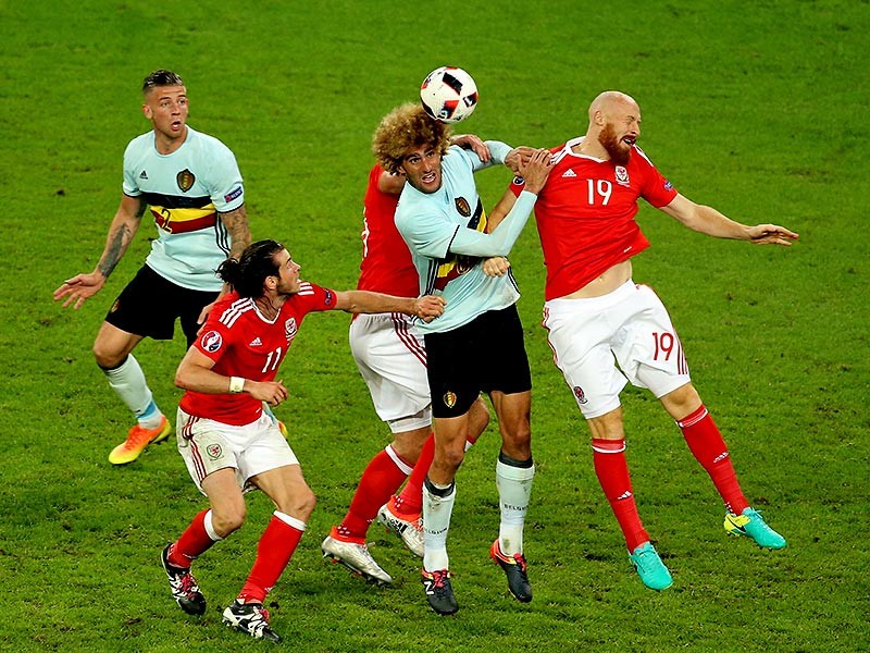 Сборная Уэльса в пятницу вышла в полуфинал чемпионата Европы по футболу, убрав с дороги одного из фаворитов нынешнего турнира - национальную команду Бельгии