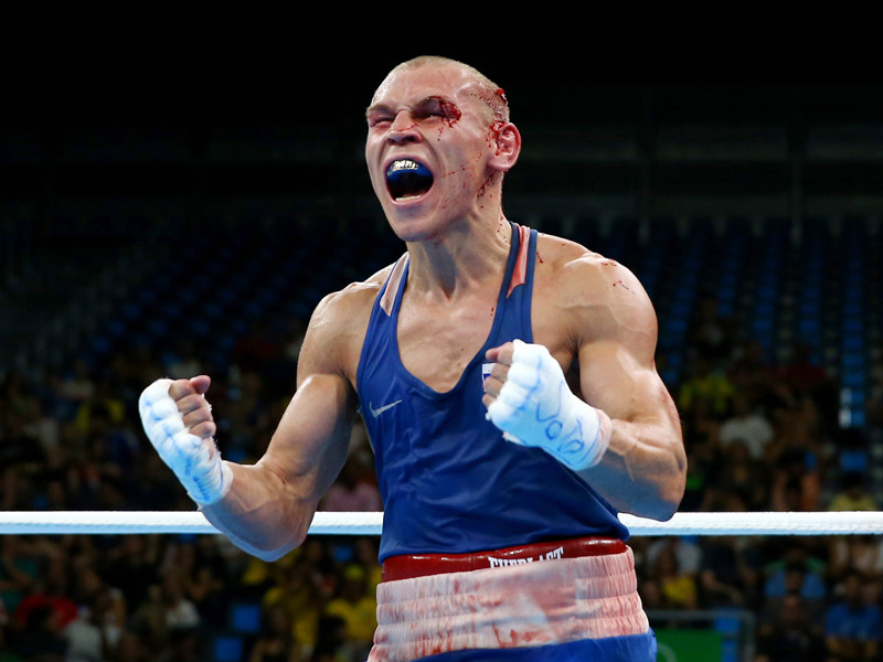 Боксеру Никитину врачи запретили драться за финал Игр-2016 из-за глубоких рассечений