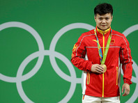 Китайский штангист завоевал золото Игр-2016 с мировым рекордом