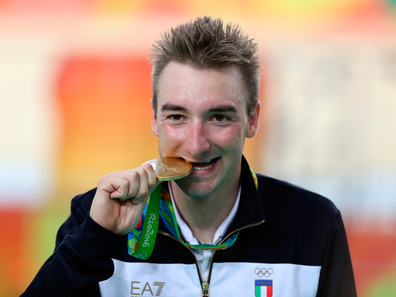 Итальянский велогонщик Элиа Вивиани - олимпийский чемпион в омниуме