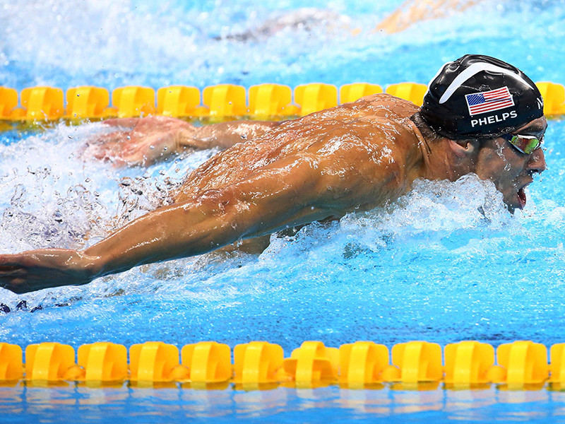 Американский пловец Майкл Фелпс улучшил собственный рекорд по числу золотых медалей на Олимпийских играх до 23 наград, победив со сборной США в комбинированной эстафете 4 по 100 метров в Рио-де-Жанейро