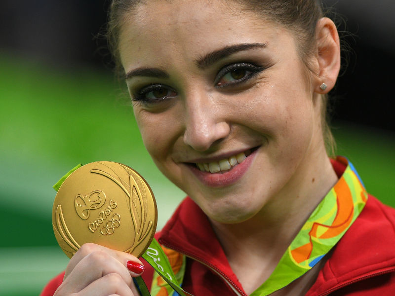 Алия Мустафина заполучила олимпийское золото в упражнениях на брусьях
