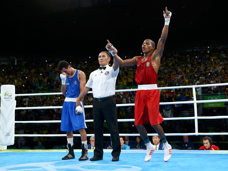 Боксер Робсон Консейсау завоевал для Бразилии третье золото домашней Олимпиады