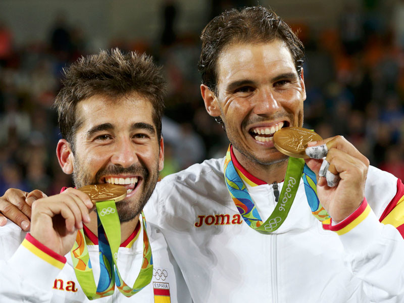 Испанцы Рафаэль Надаль и Марк Лопес выиграли золото олимпийского теннисного турнира в парном разряде
