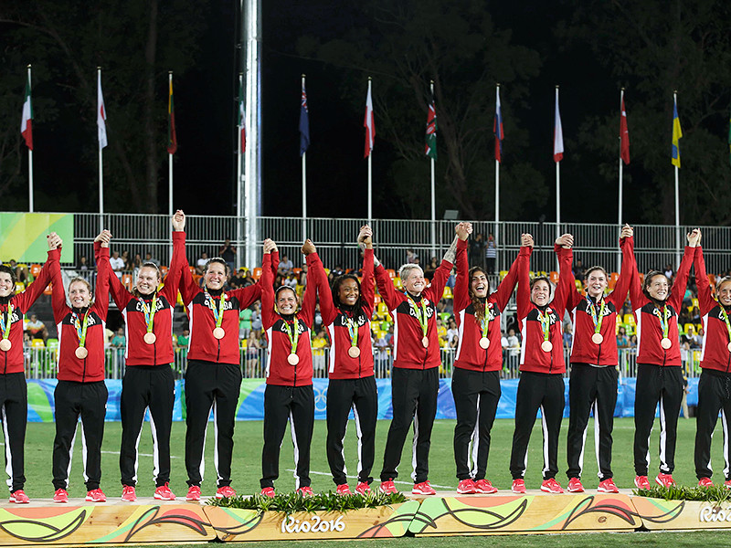 Женская сборная Австралии стала победителем первого в истории олимпийского турнира по регби-7, включенного в соревновательную программу только в Рио-де-Жанейро