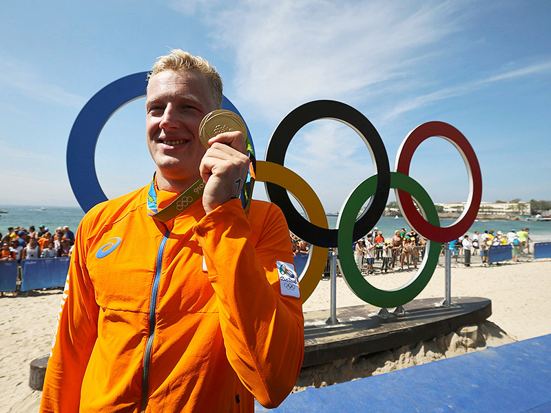 Золото в заплыв на 10 километров завоевал представитель Нидерландов Ферри Вертман, показавший результат 1 час 52 минуты 59,8 секунды