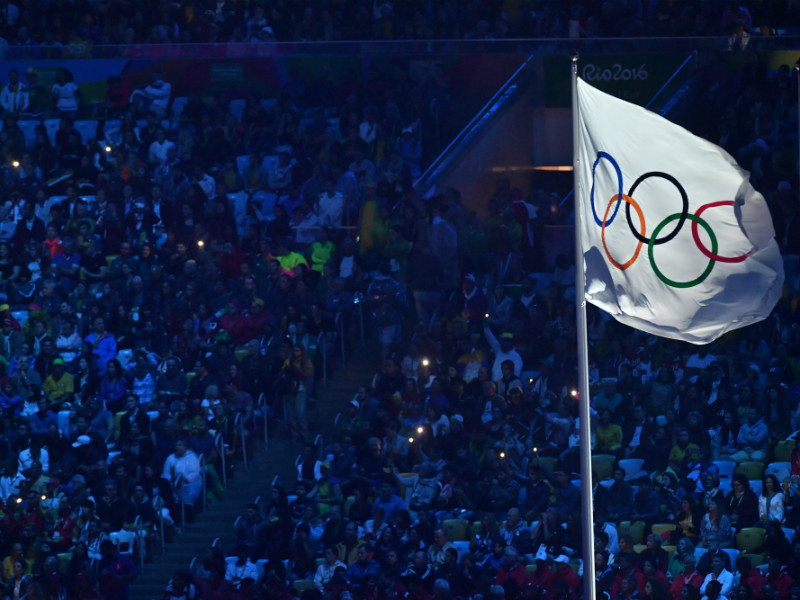 В Рио-де-Жанейро завершились XXXI Олимпийские игры. Победителем неофициального общекомандного зачета стала сборная США, завоевавшая на Играх 121 медаль (46 золотых, 37 серебряных и 38 бронзовых)
