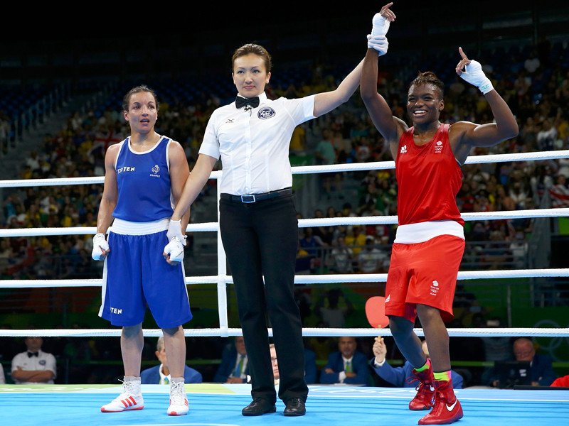Никола Адамс из Великобритании стала двукратной олимпийской чемпионкой по боксу