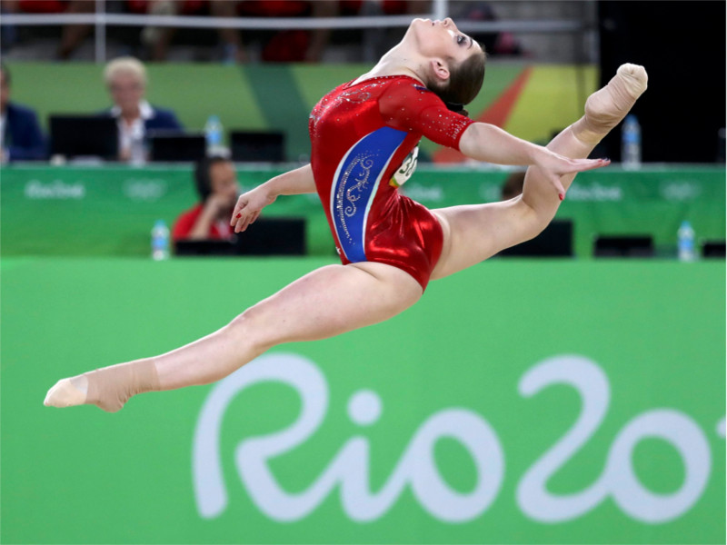 Российские гимнастки завоевали серебро в многоборье
