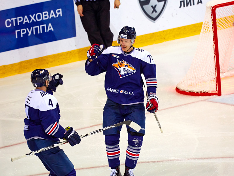 Магнитогорский "Металлург" со счетом 4:1 переиграл на своем льду хабаровский "Амур" в матче регулярного чемпионата КХЛ