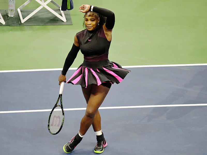 Первый номер женского одиночного разряда Открытого чемпионата США по теннису Серена Уильямс в четвертьфинале одержала победу над Симоной Халеп
