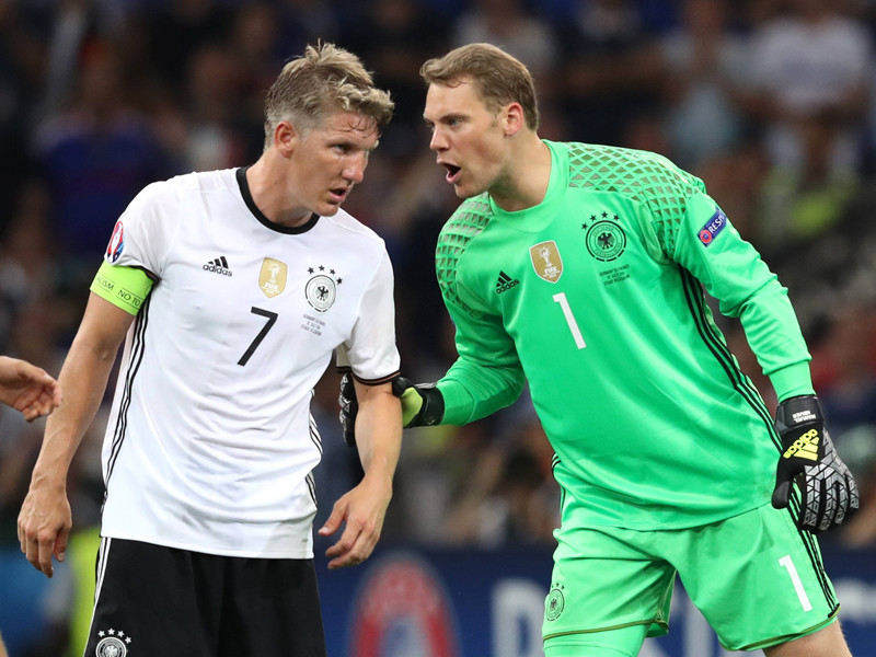 Голкипер Нойер будет капитаном сборной Германии после ухода из команды Швайнштайгера
