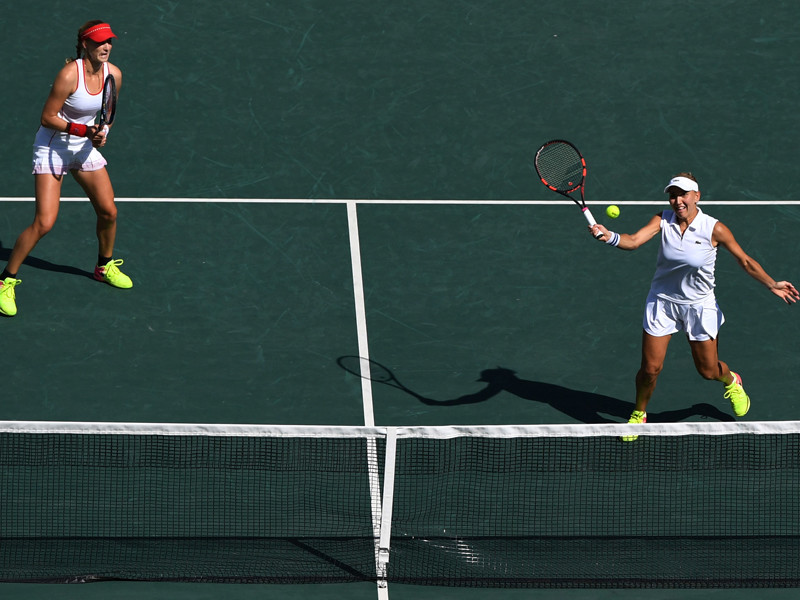 Макарова и Веснина вышли в полуфинал итогового турнира WTA