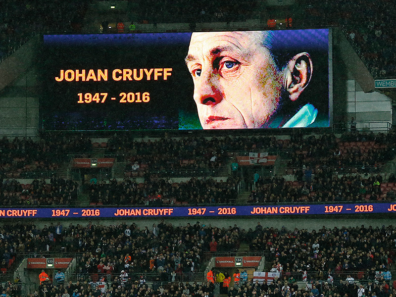 Главный тренер футбольного клуба "Манчестер Сити", который является одним из самых успешных тренеров современности, заявил, что Йохан Кройф, который умер в марте от рака легких, был лучшим во всем
