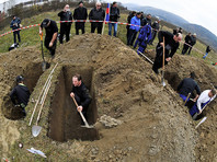 В Словакии прошел чемпионат Европы по рытью могил
