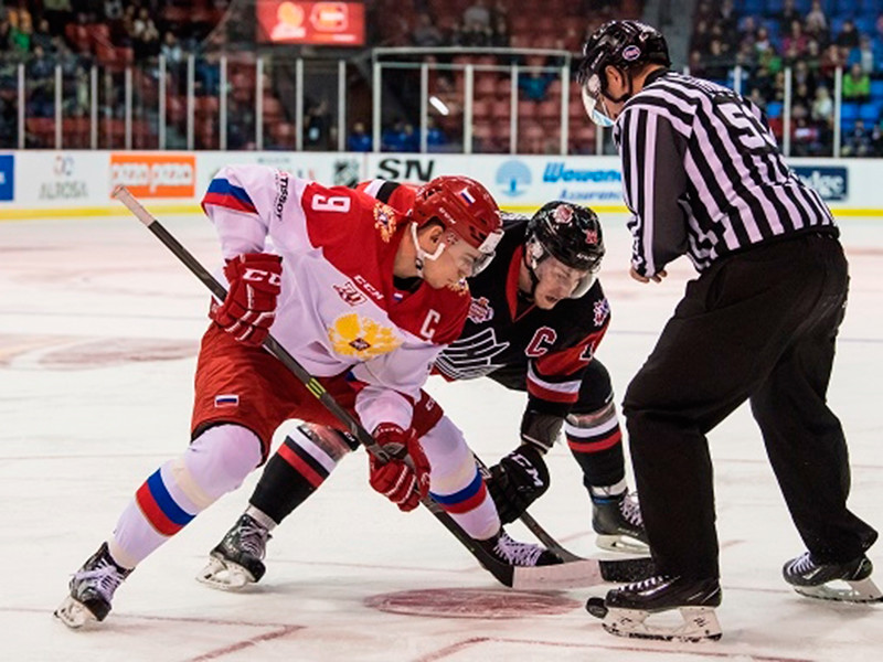 Российские хоккеисты проиграли канадцам молодежную суперсерию