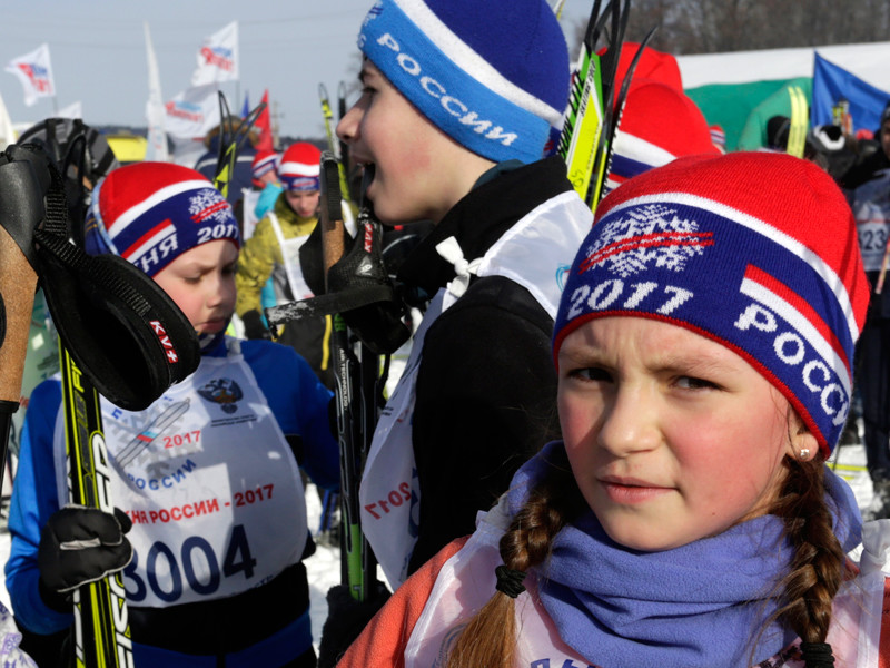 Организаторы "Лыжни России" потратили миллионы на шапочки с флагом Нидерландов