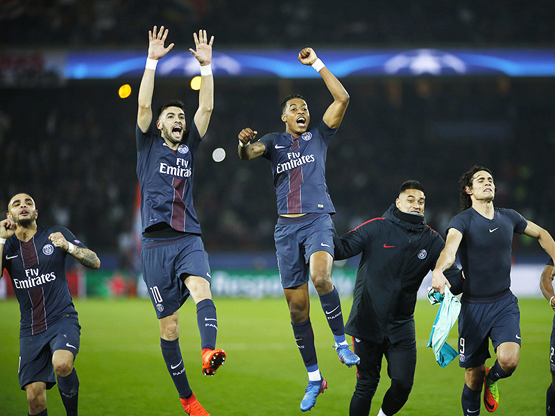 Французский "Пари Сен-Жермен" провел четыре безответных гола в ворота каталонской "Барселоны" в первом матче 1/8 финала Лиги чемпионов