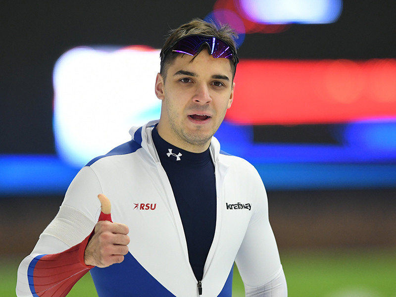 Россиянин Руслан Мурашов завоевал бронзовую медаль чемпионата мира по конькобежному спорту на отдельных дистанциях, показав третий результат на 500-метровке