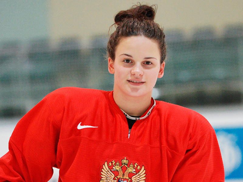 Нападающая сборной России Людмила Белякова выразила мнение, что отечественным хоккеисткам следует брать пример с команды США