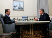 Медведев и Мутко поговорили о матче "Зенит" - "Урал", где судья угождал питерцам