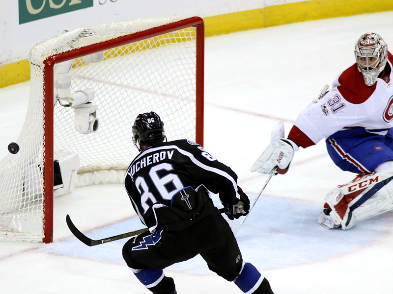 Российский нападающий "Тампы" Никита Кучеров признан первой звездой НХЛ по итогам марта, сообщается на официальном сайте лиги