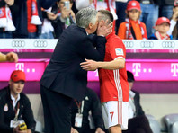 Тренеру "Баварии" пришлось оправдываться за поцелуй своего игрока
