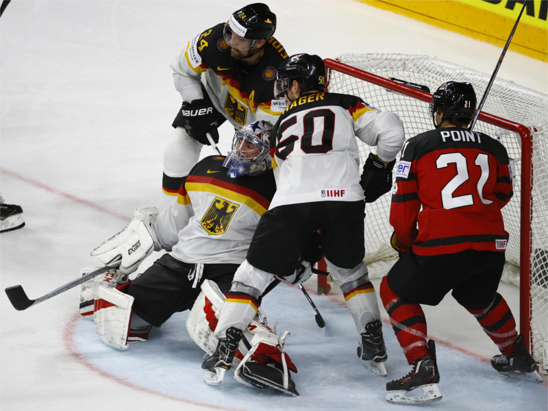 Канада с минимальным перевесом обыграла Германию и сразится с Россией в полуфинале чемпионата мира