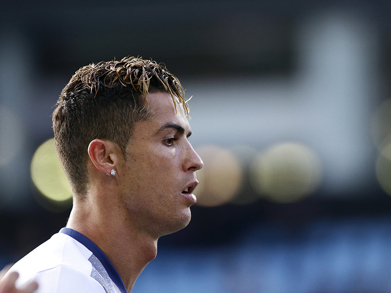 Португальский нападающий мадридского футбольного клуба "Реал" Криштиану Роналду добровольно заплатил 6 миллионов евро по своей налоговой задолженности