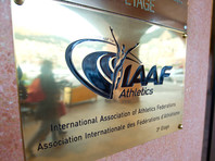 IAAF объявила "неуместной" демонстрацию атлетами цветов российского триколора