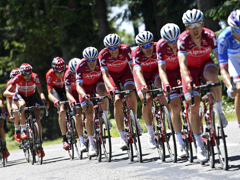 Российские велогонщики не выступят на престижнейшей многодневной гонке "Тур де Франс" в 2017 году, который стартует в Дюссельдорфе 1 июля