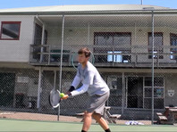 Однорукий теннисист всухую выиграл матч на профессиональном турнире