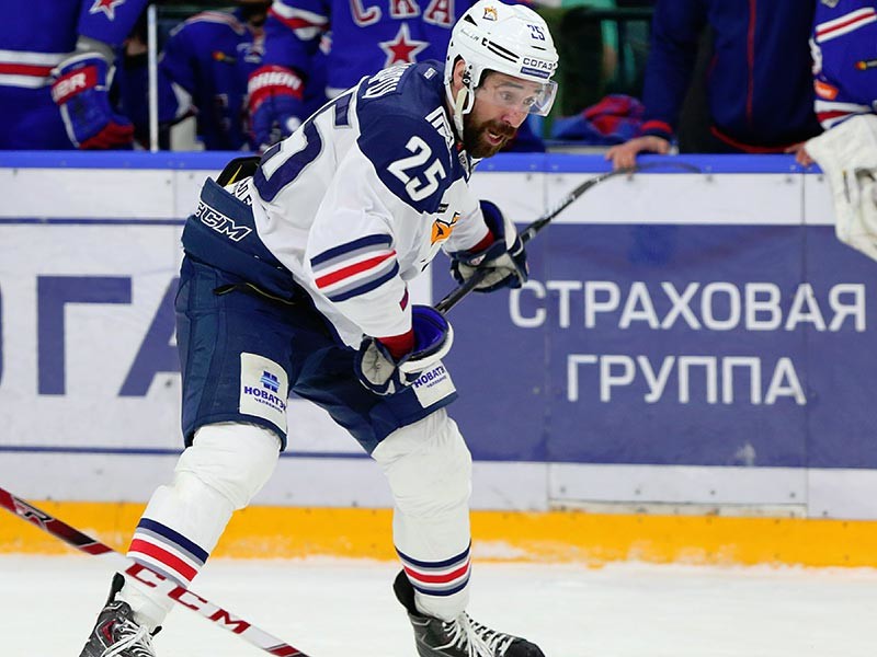 "Металлург" и "Ак Барс" оспорят дисквалификацию хоккеиста Зарипова

