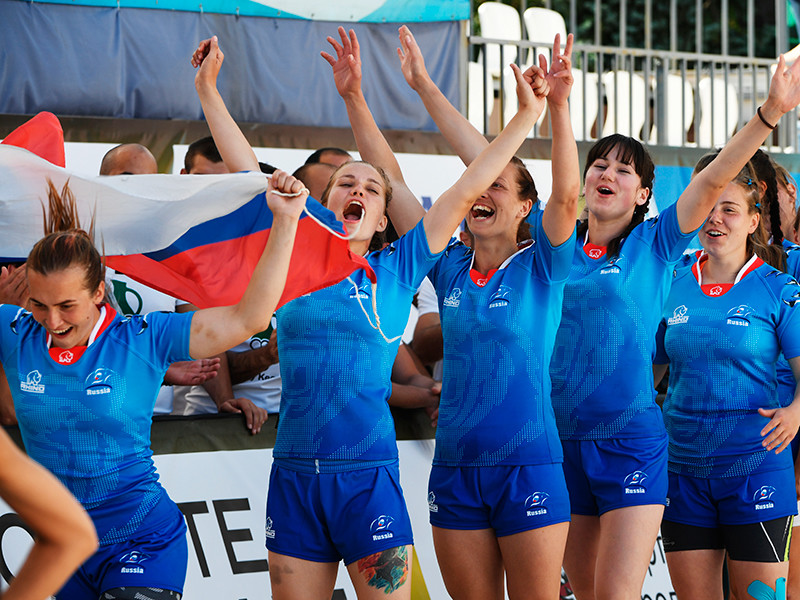 Россиянки стали первыми чемпионками Европы по пляжному регби

