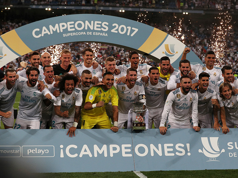 Мадридский "Реал" победил "Барселону" в ответном матче за Суперкубок Испании по футболу и в десятый раз стал обладателем этого почетного трофея.  Встреча в Мадриде завершилась со счетом 2:0 в пользу хозяев стадиона "Сантьяго Бернабеу"