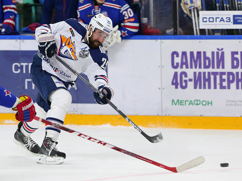 Дисквалифицированный на два года за употребление допинга российский форвард Данис Зарипов не исключил, что продолжит карьеру в НХЛ