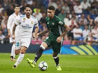 Мадридский "Реал" проиграл на своем поле "Бетису" со счетом 0:1 в матче пятого тура чемпионата Испании по футболу и не смог превзойти рекордную серию "Сантоса"