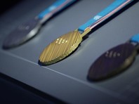 В Сеуле состоялась презентация медалей зимних Олимпийских игр 2018 года, которые пройдут в Пхенчхане с 9 по 25 февраля. Как отмечается в пресс-релизе оргкомитета, дизайн наград отражает традиции корейской культуры
