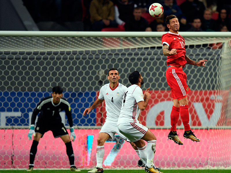 Российские футболисты сыграли вничью с иранцами в товарищеском матче

